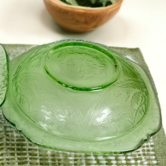 Glowing Fruit/Dessert Bowl Madrid Green Depression Glass by Federal Glass 1932 - Picture 6 of 12